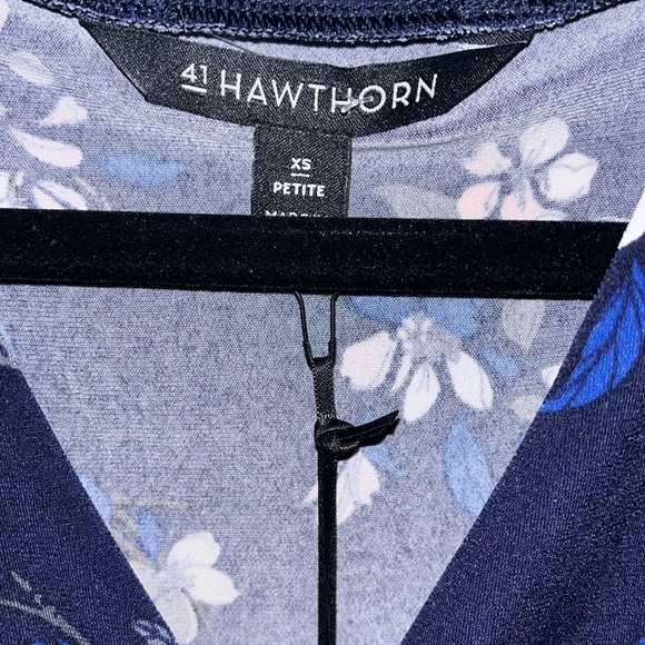 41 Hawthorn Floral Blouse XSP NWT - Picture 3 of 3